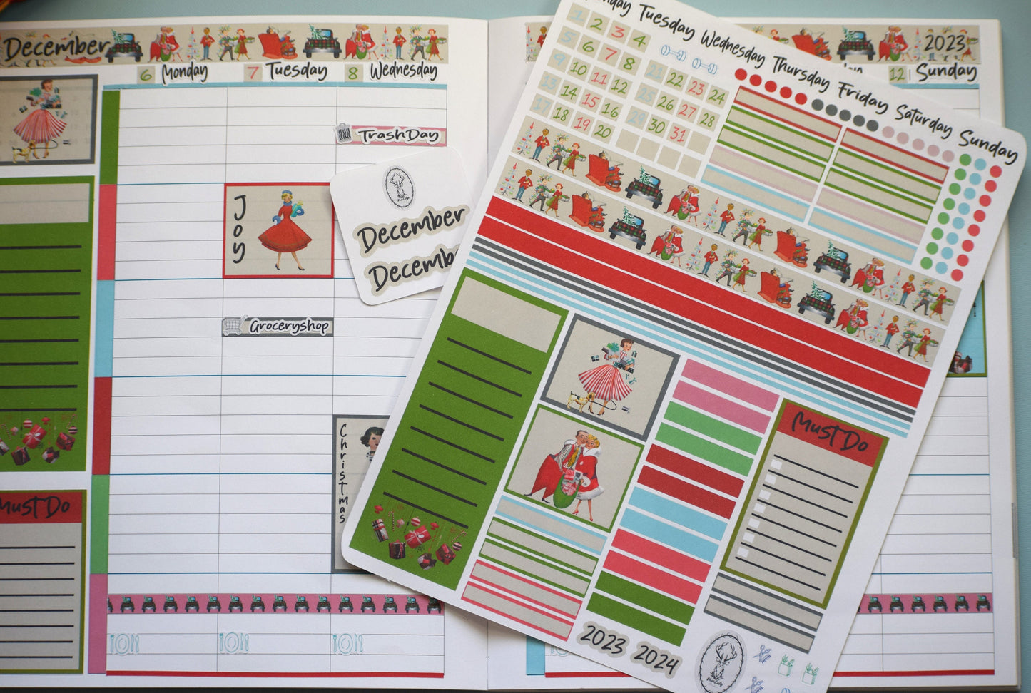 Plum Paper 7x9 ME Weekly Planner Sticker Kit #15, Retro Christmas