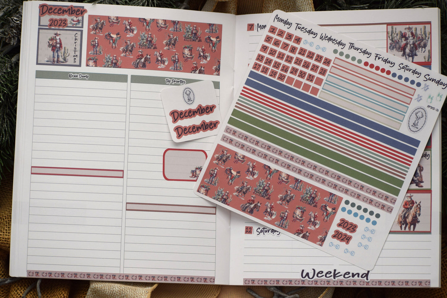 Plum Paper 7x9 Notes And Days Weekly Planner Sticker Kit #16, Western Santa